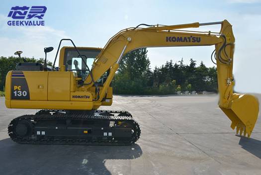 Komatsu medium hydraulic excavator PC130-11M0