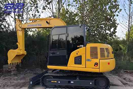 Komatsu mini hydraulic excavator PC70-11M0